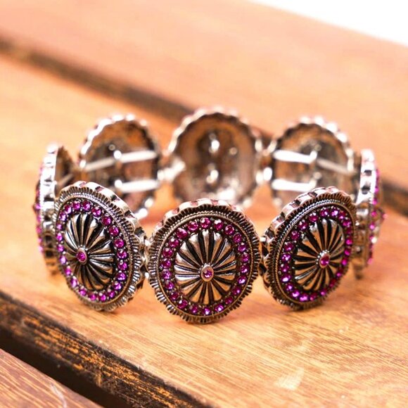 None Jewelry - Western Pink Concho Silvertone Stretch Bracelet NEW